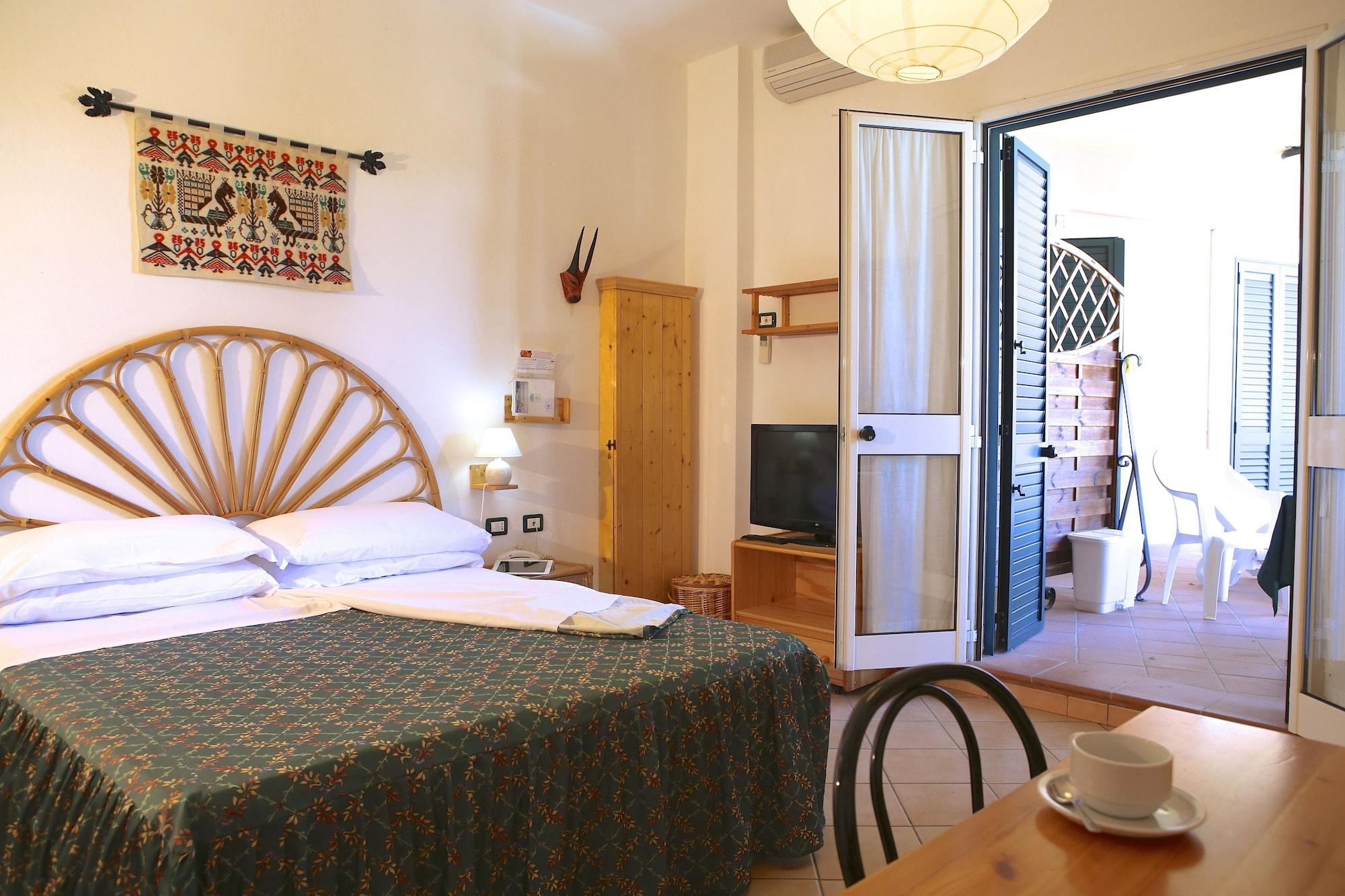 Domus De Janas Sul Mare Hotel Бари Сардо Екстериор снимка