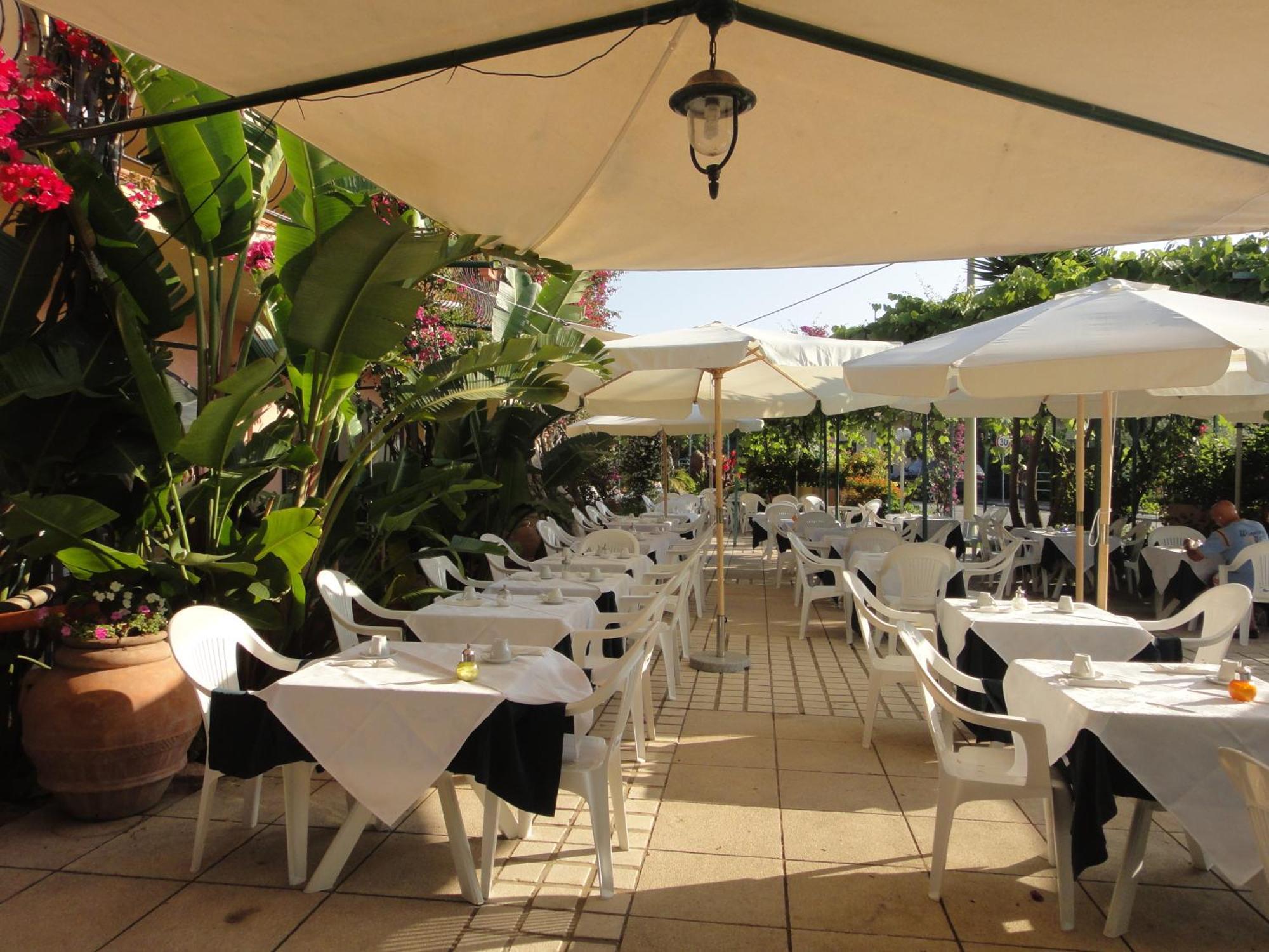 Domus De Janas Sul Mare Hotel Бари Сардо Екстериор снимка