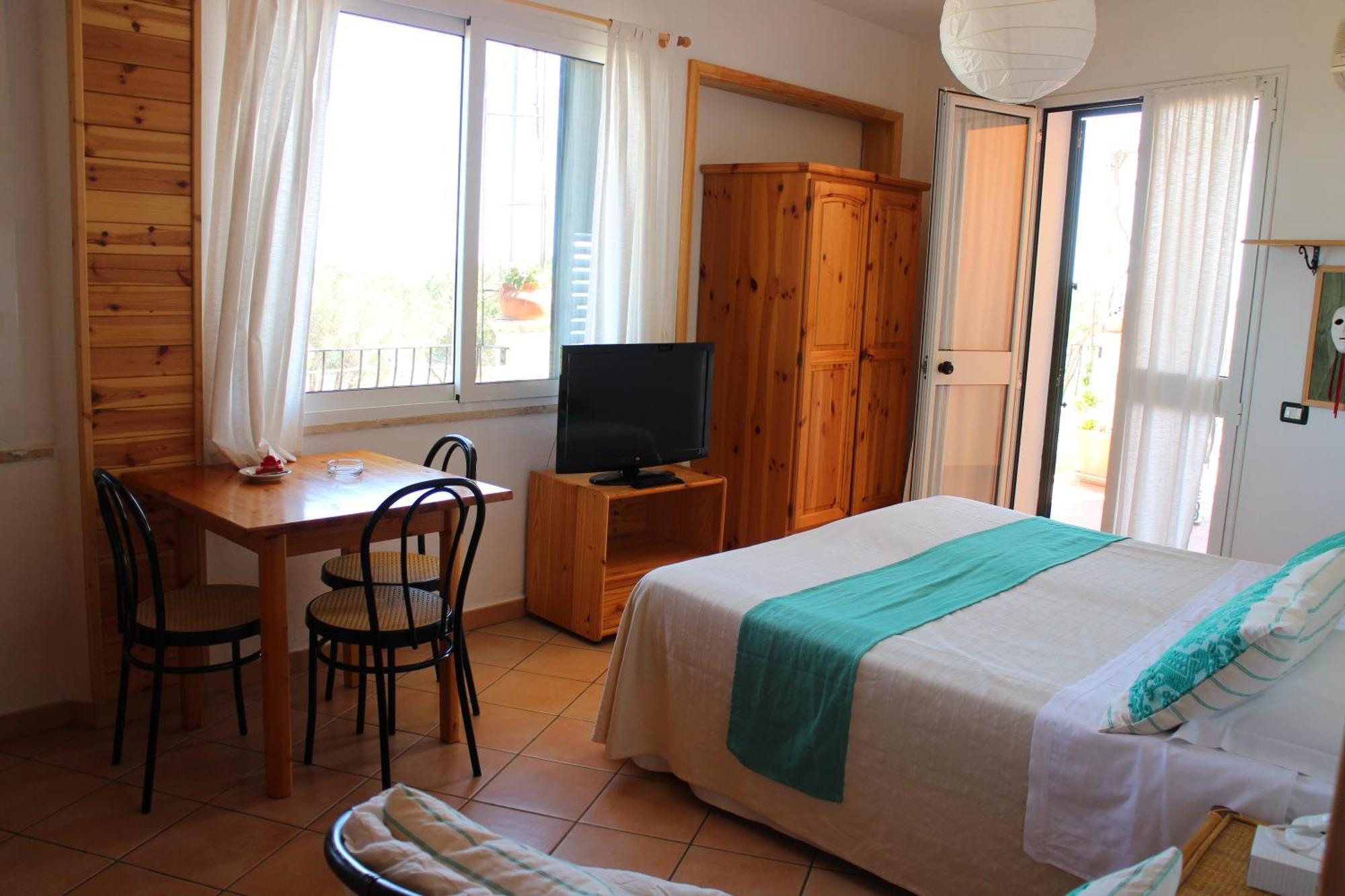 Domus De Janas Sul Mare Hotel Бари Сардо Стая снимка