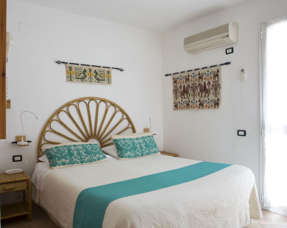 Domus De Janas Sul Mare Hotel Бари Сардо Екстериор снимка