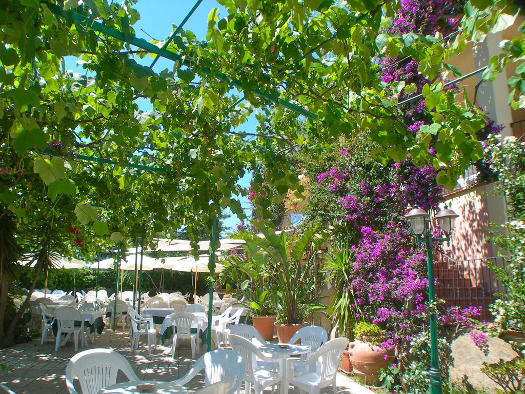 Domus De Janas Sul Mare Hotel Бари Сардо Екстериор снимка